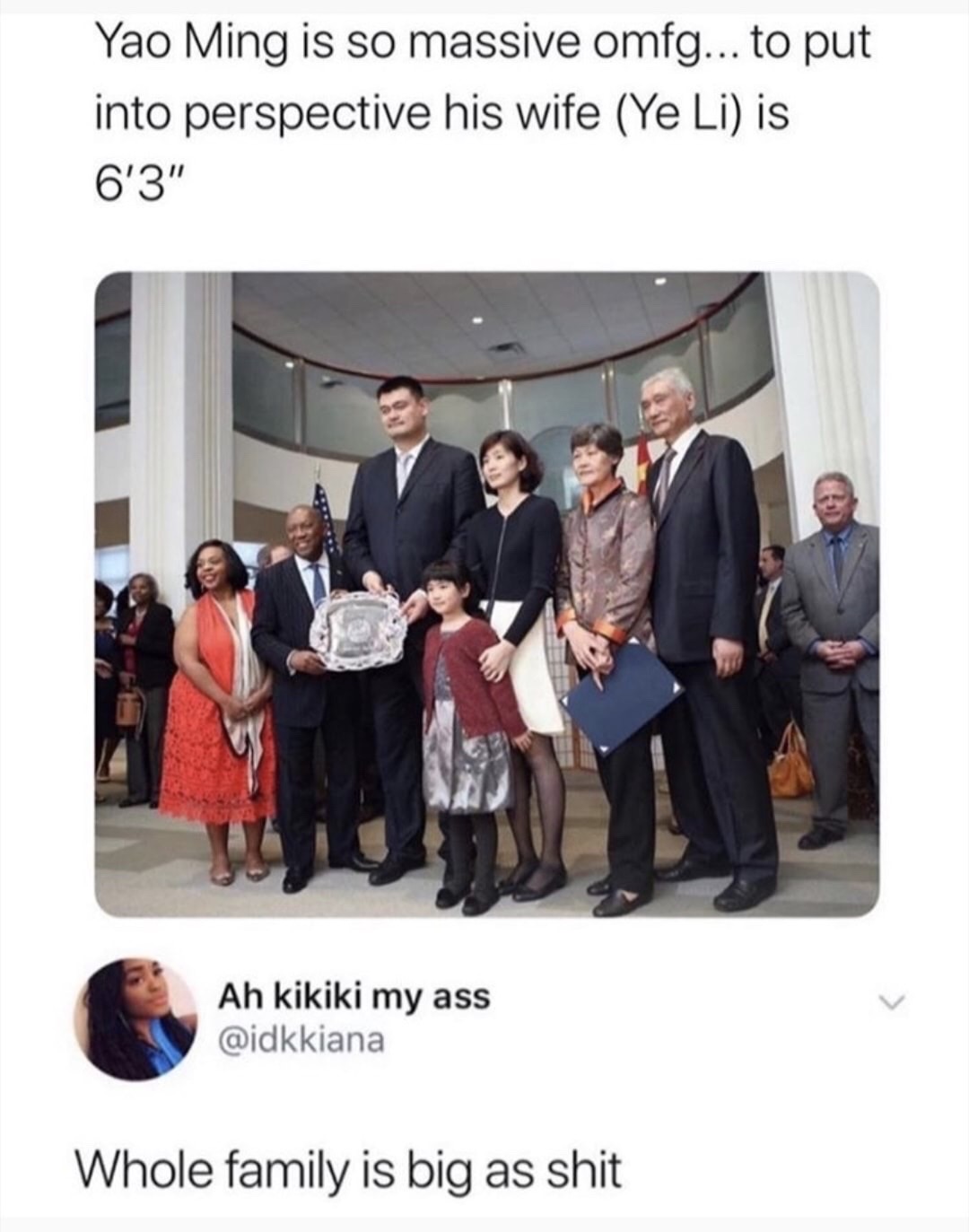 presentation - Yao Ming is so massive omfg... to put into perspective his wife Ye Li is 6'3" Ah kikiki my ass Whole family is big as shit
