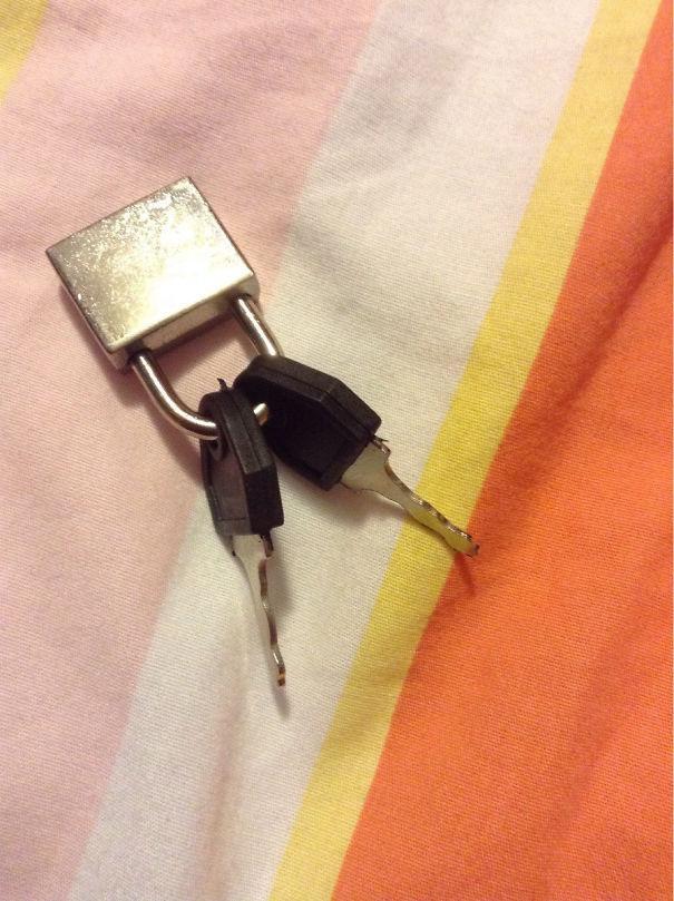 This bloke’s girlfriend didn’t want to lose the keys