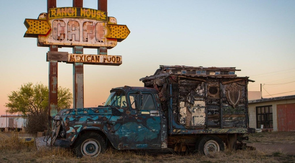 abandoned truck and sign along the famous route 66