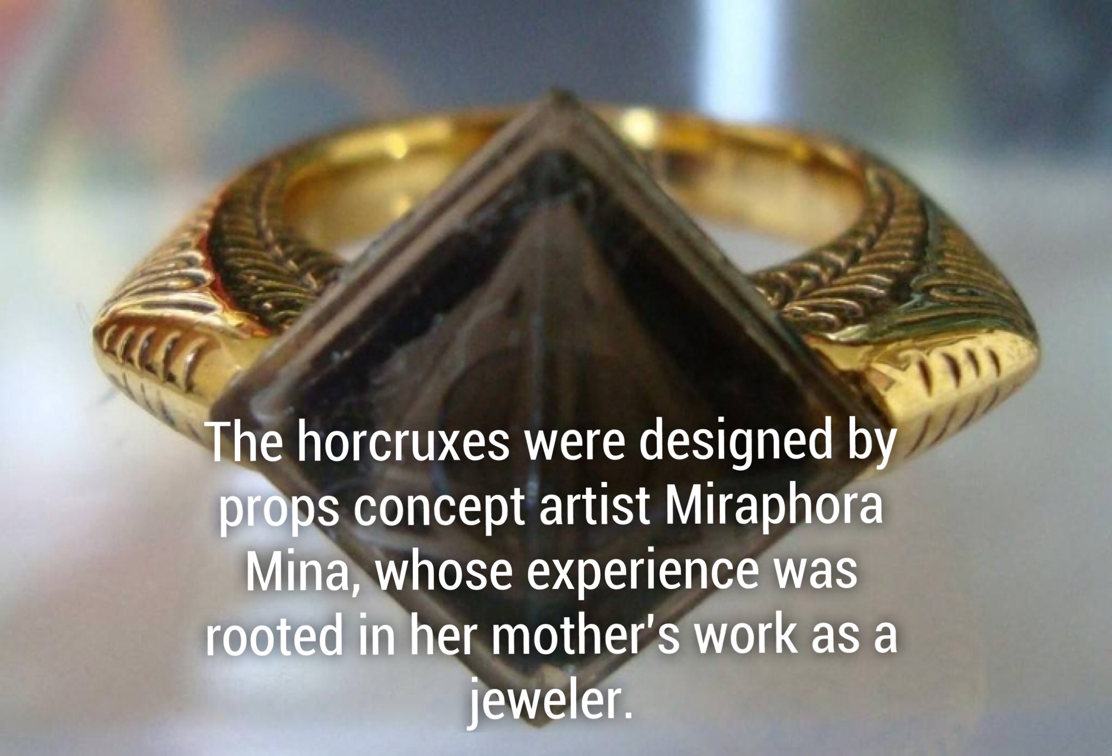 marvolo gaunt's ring - The horcruxes were designed by props concept artist Miraphora Mina, whose experience was rooted in her mother's work as a jeweler.