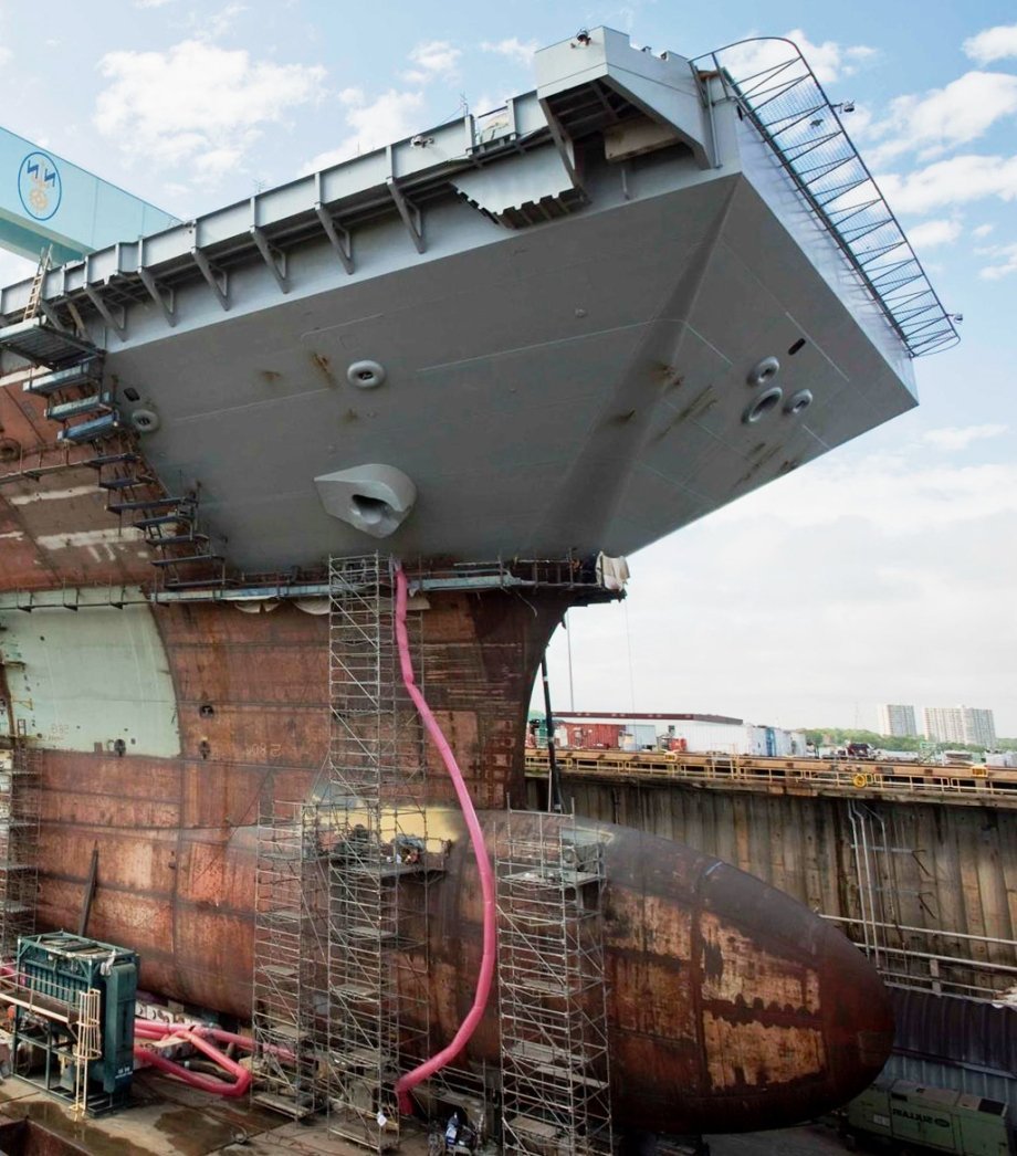 CVN-78 weighs as much as 400 Statues of Liberty (just under 100,000 tons).