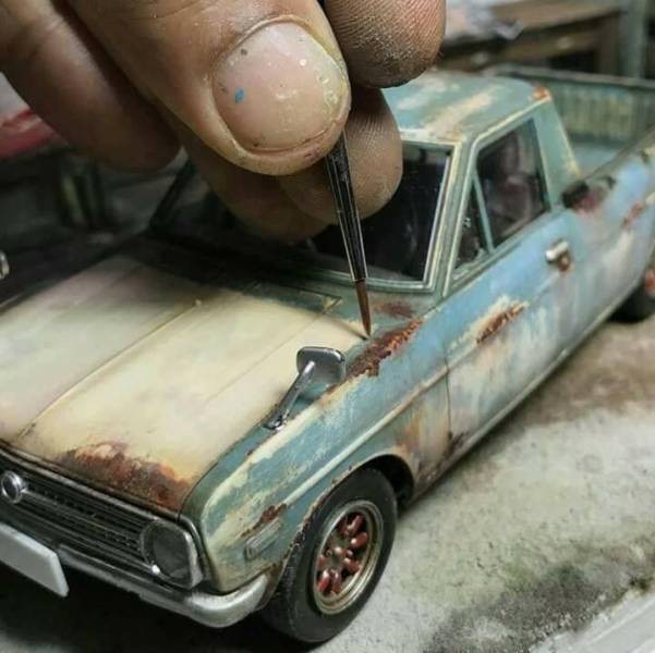 rusty car diorama
