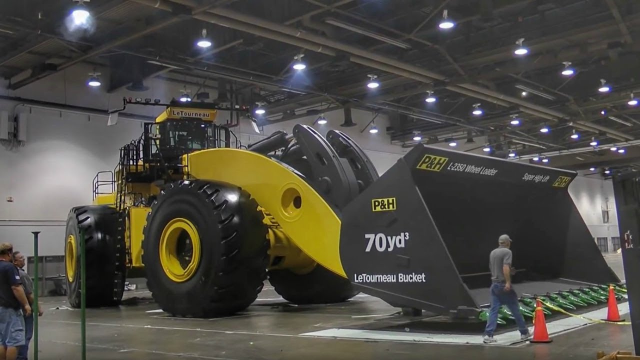 One bucket full of material could fill up 7 normal dump trucks.