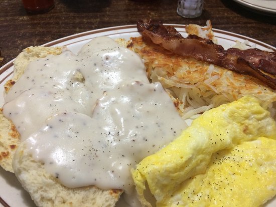 american breakfast biscuits and gravy