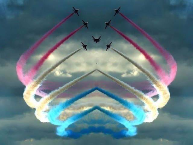 red arrows love heart