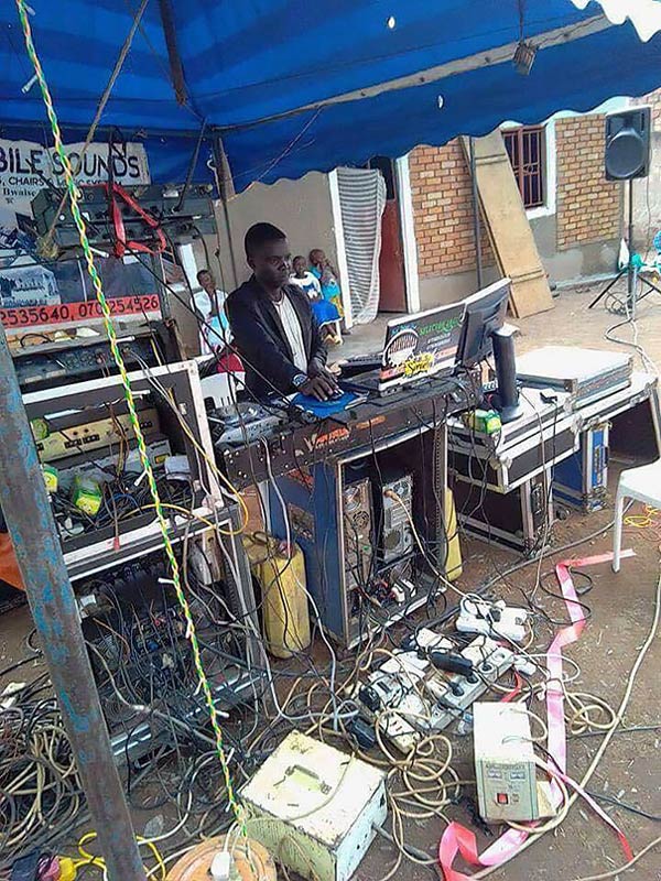 give this dj a name meme - Bile Sounds Chairs Bwave ma 2535640, 070525252