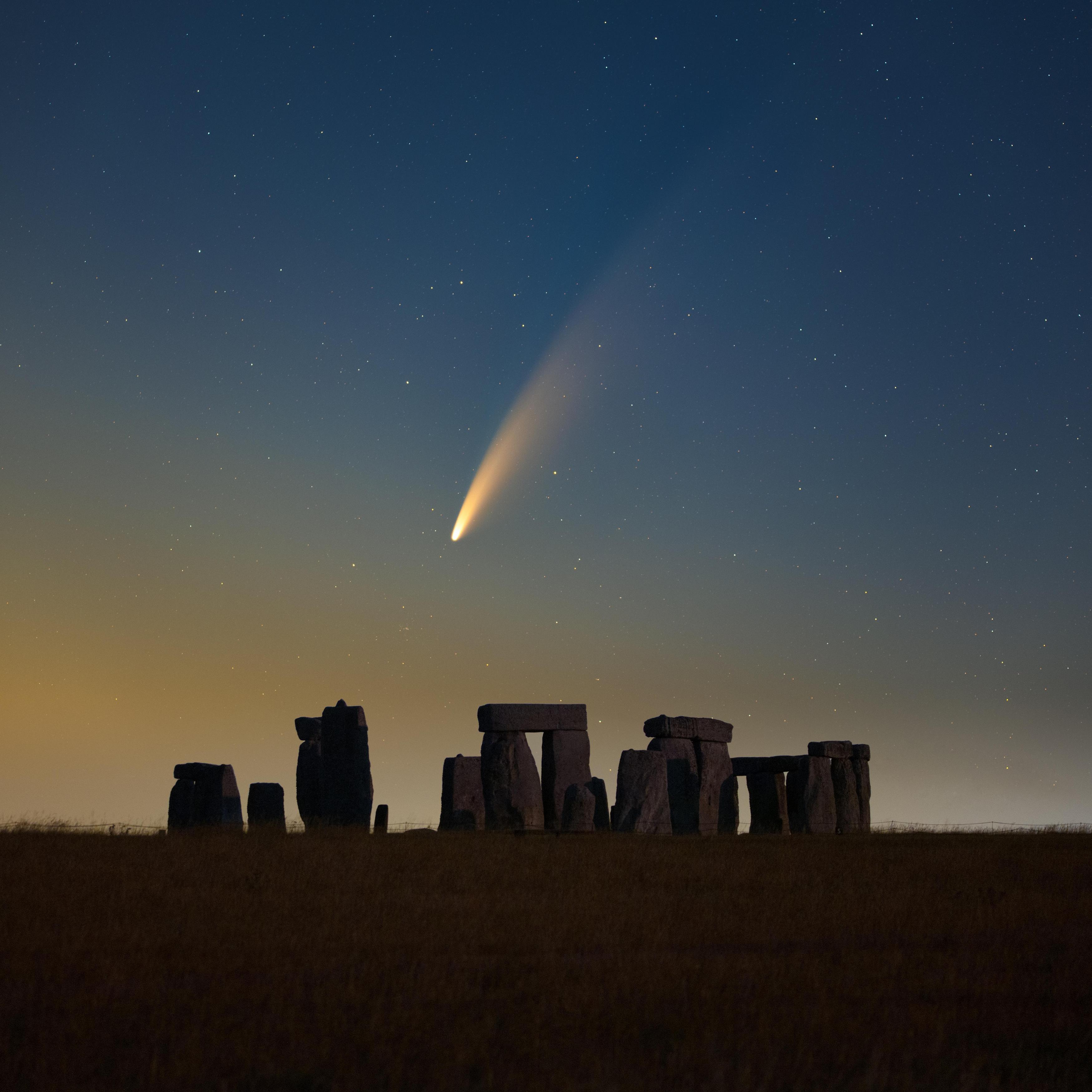 comet neowise stonehenge