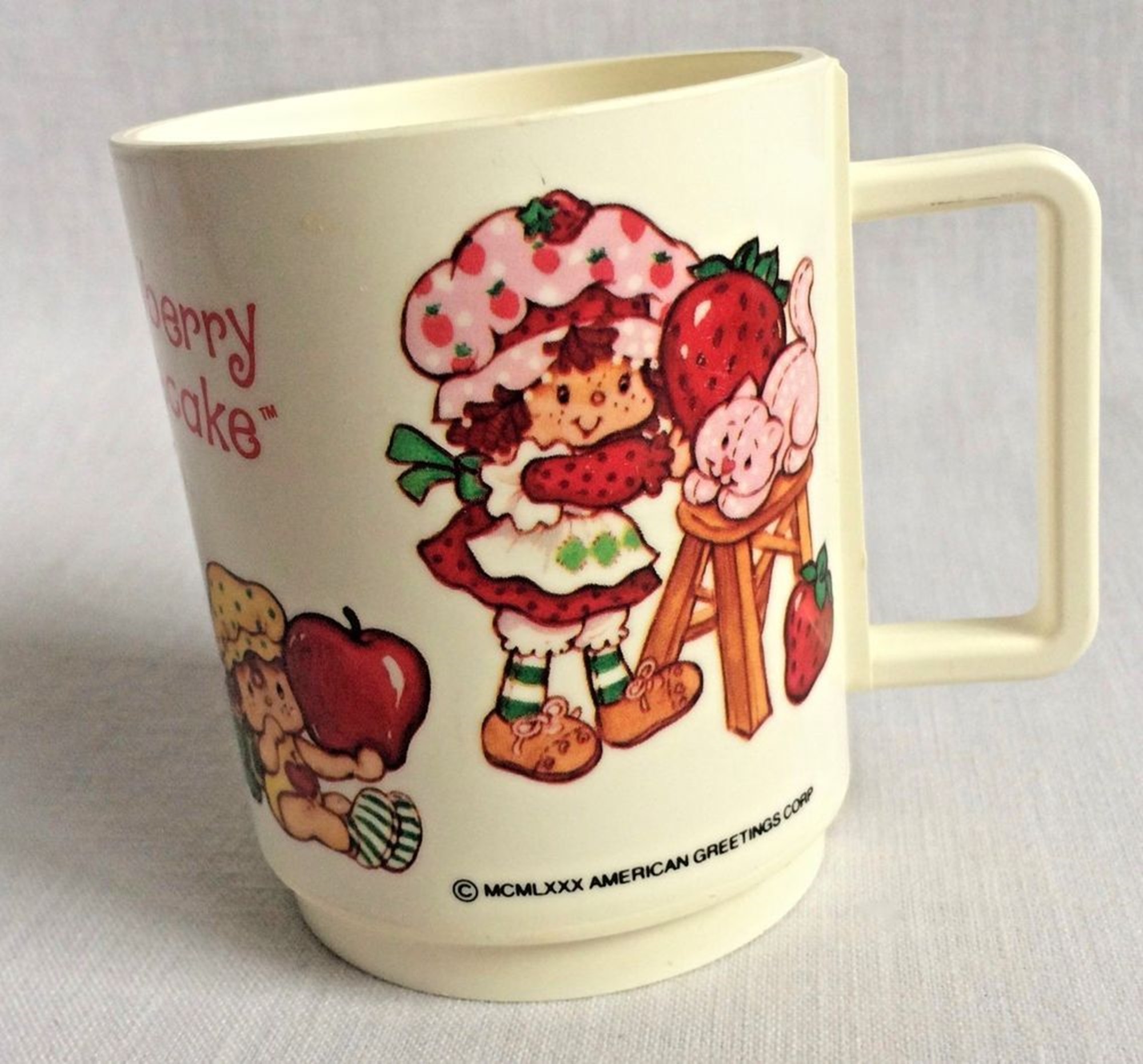 16 Pictures Of Coffee Cups From The 1980s.