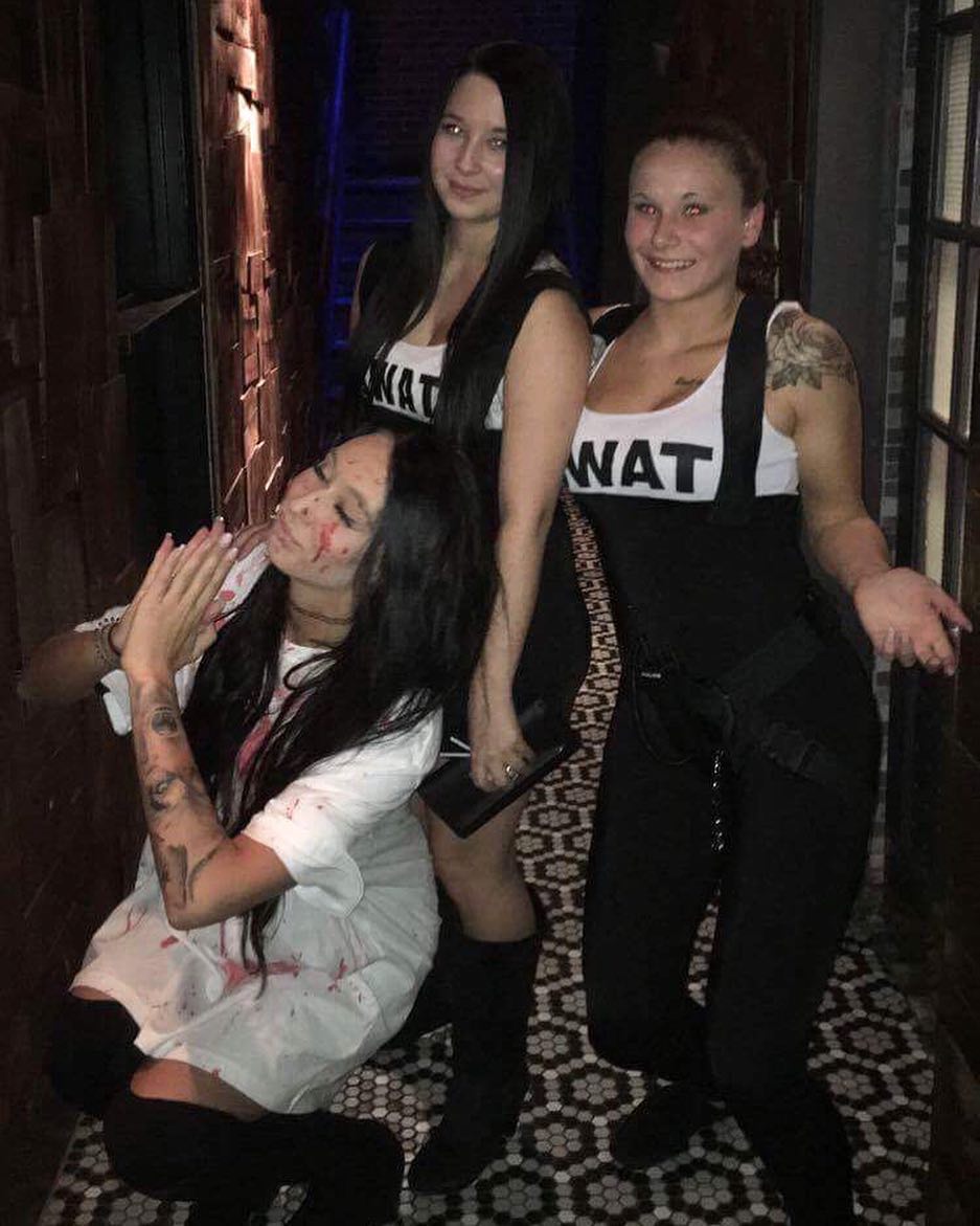 10 Pics Of Babes That Did Halloween Right