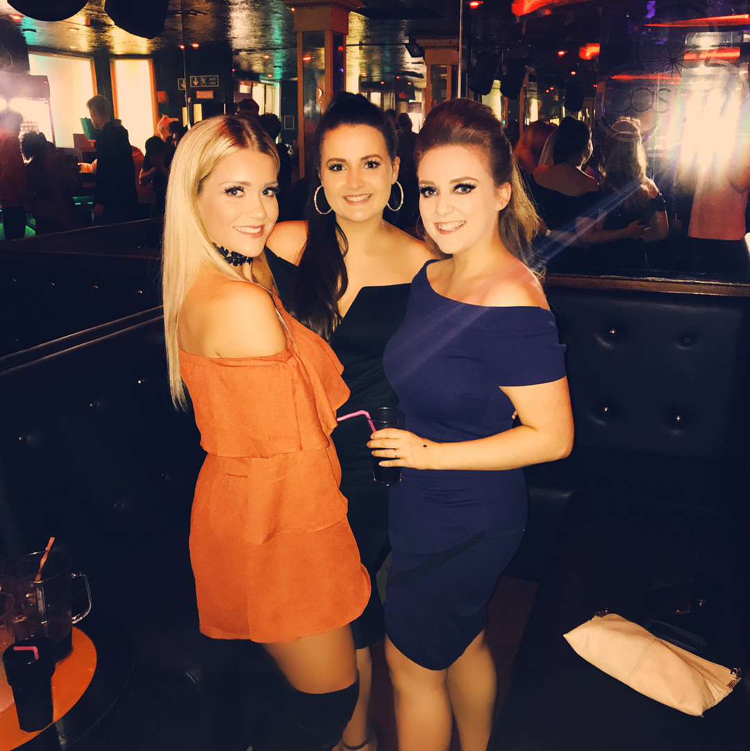 10 Pics of Babes That Had a Hungover Monday