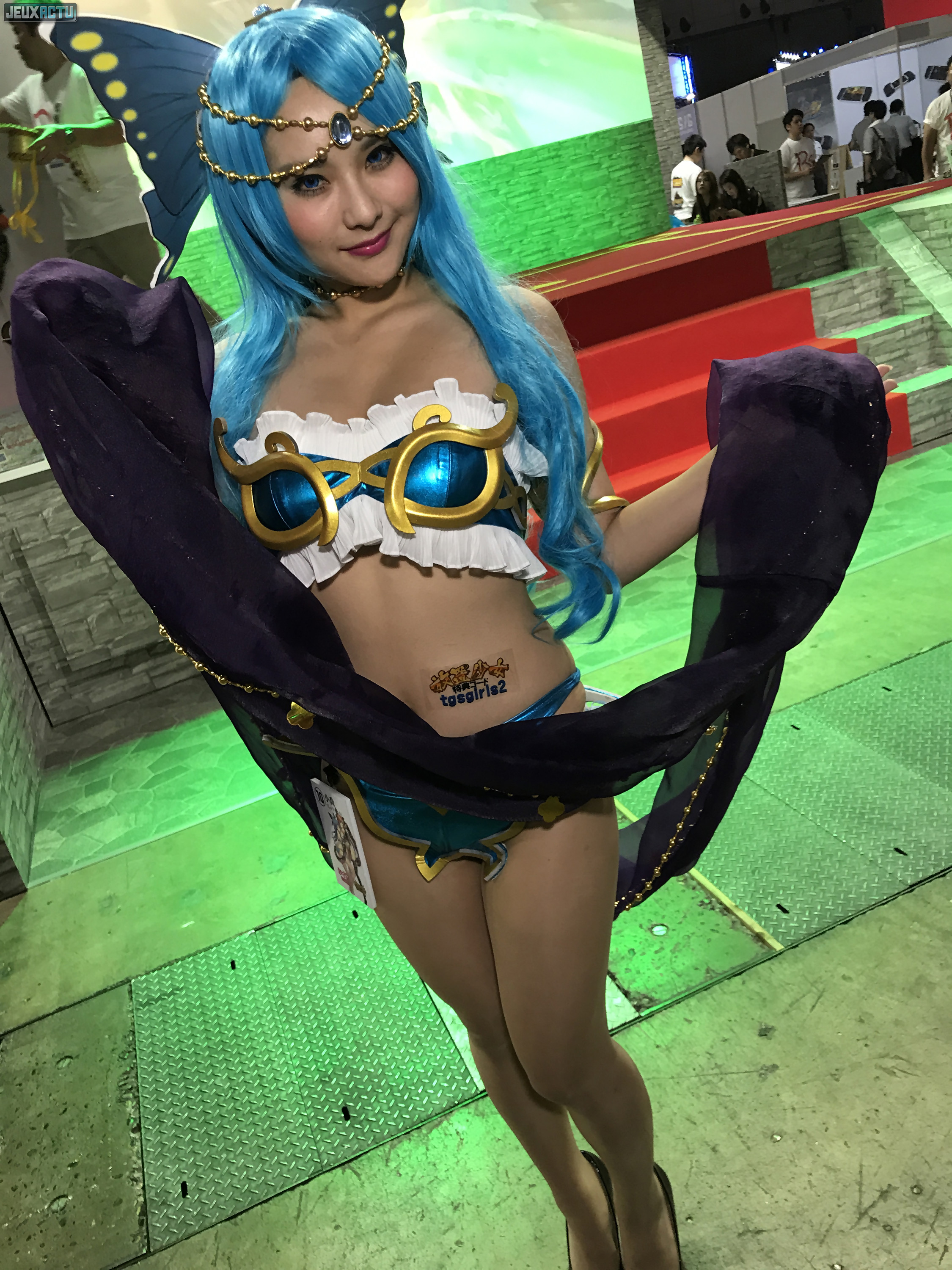 20 Cute Asian Booth Babes at Tokyo Game Show 2017