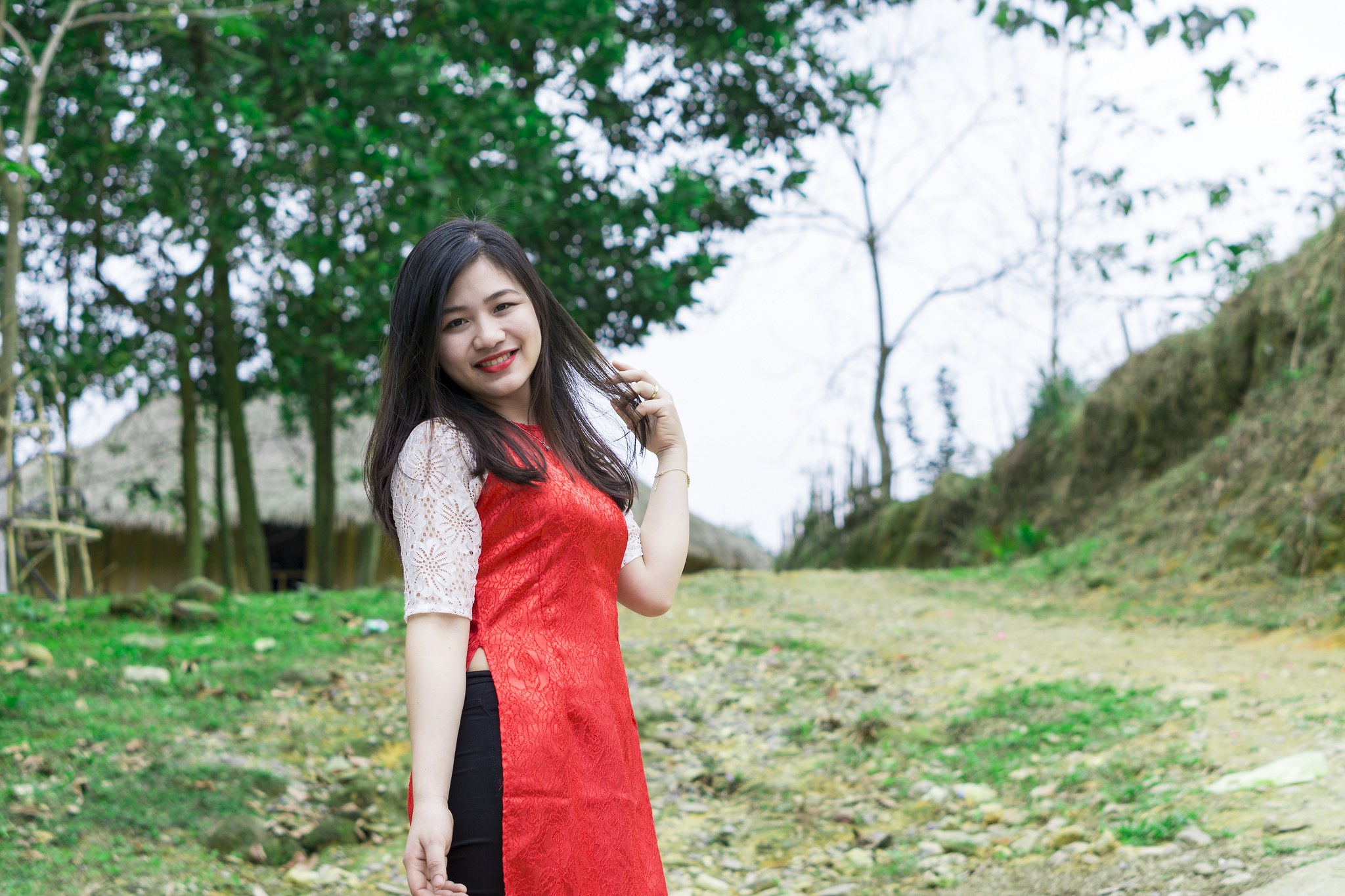 ASIA: girl beautifull & lovely, long dress