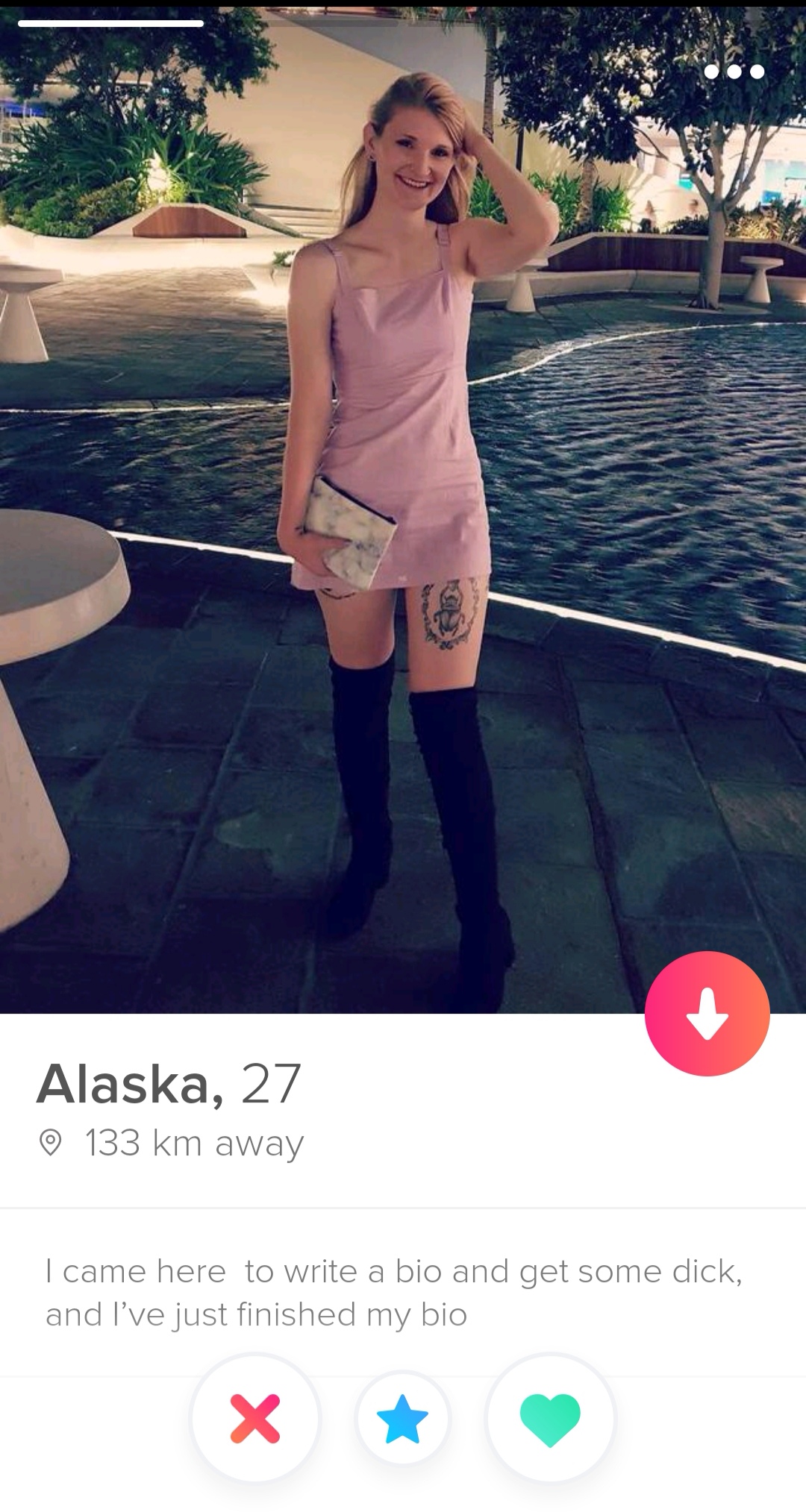 shoulder - Alaska, 27 133 km away I came here to write a bio and get some dick, and I've just finished my blo
