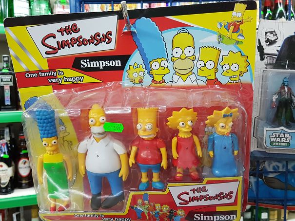 toys fail - the Simpsonsws Simpson One family is very happy En Free the Impsons One family is Simpson