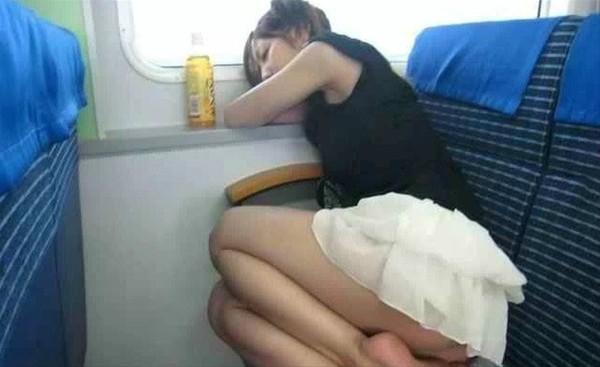 30 Passengers Who Should Have Never Been Let On Board 