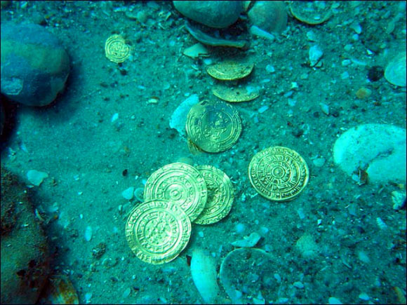 gold underwater