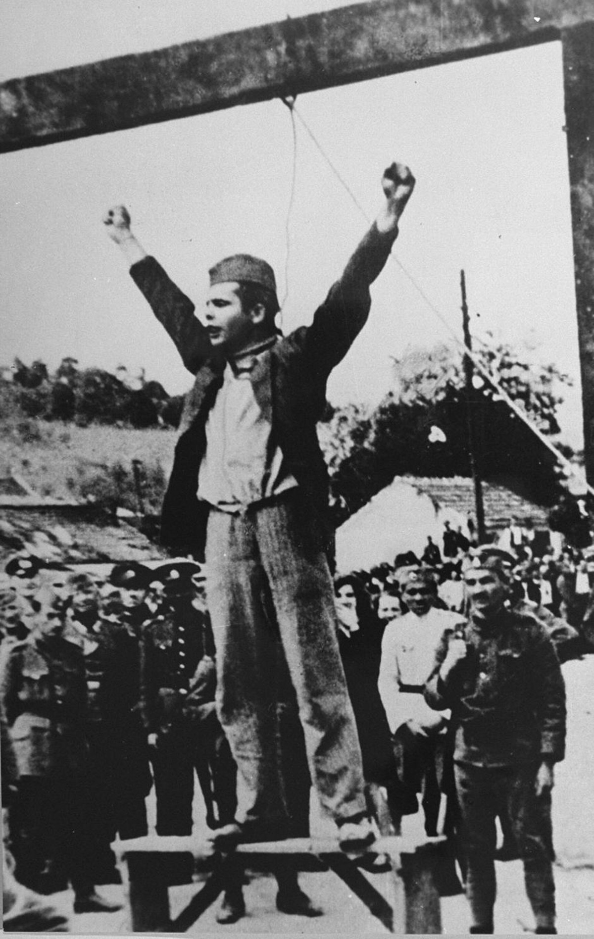 Stjepan Filipović, Yugoslav Partisan defying nazis before hanging - As the rope was put around his neck, Filipović defiantly thrust his hands out and shouted "Smrt fašizmu, sloboda narodu!" which translates as "Death to fascism, freedom to the people!".