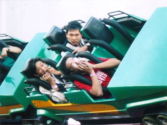 33 Terrified Roller Coaster Riders That'll Give You a Kick