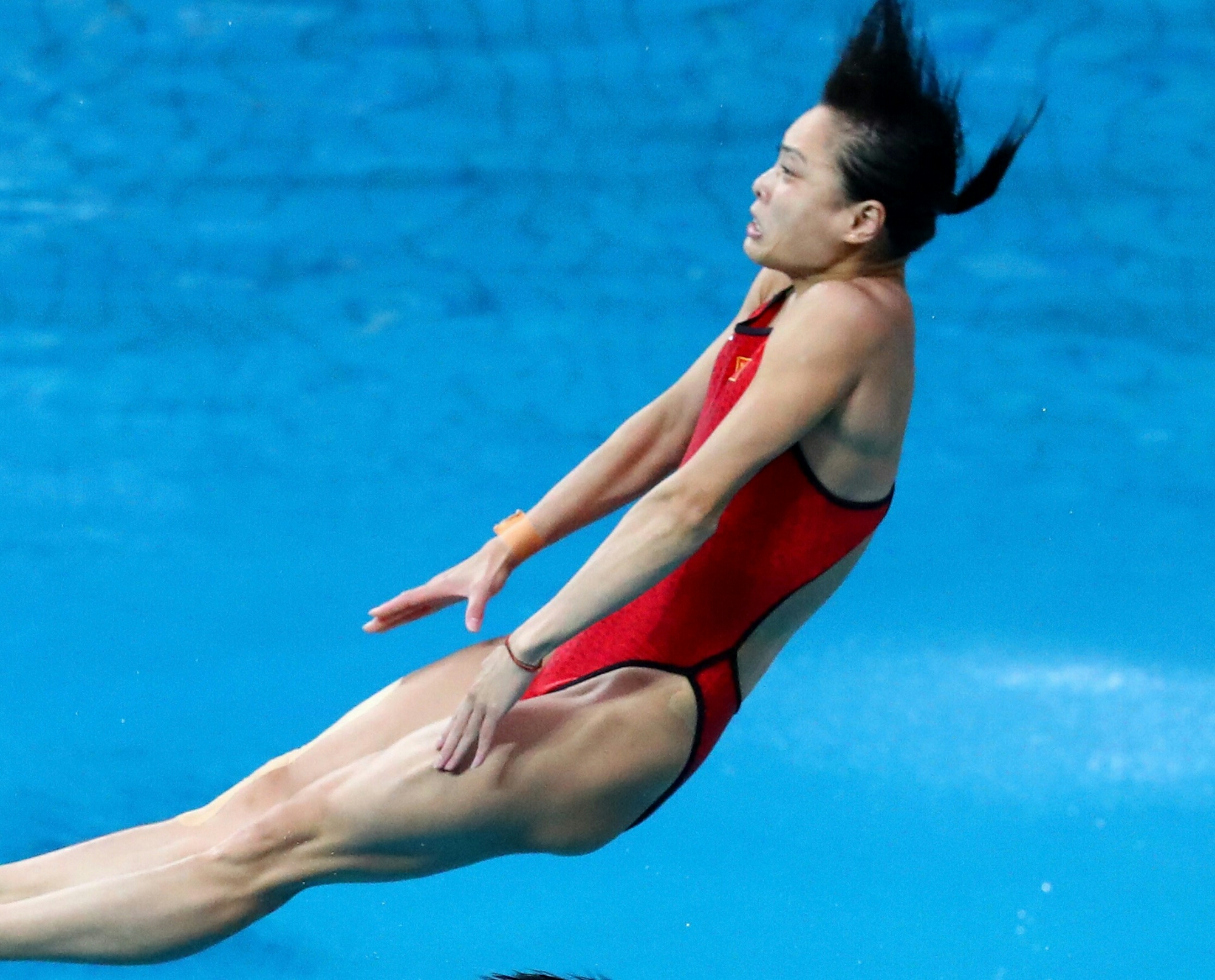 diving face slow motion olympic divers