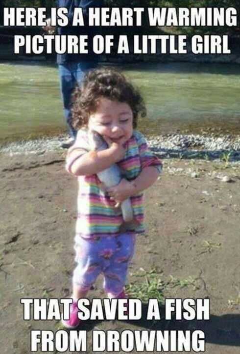 girl who saved a fish from drowning - Here Is A Heart Warming Picture Of A Little Girl That Saved A Fish From Drowning