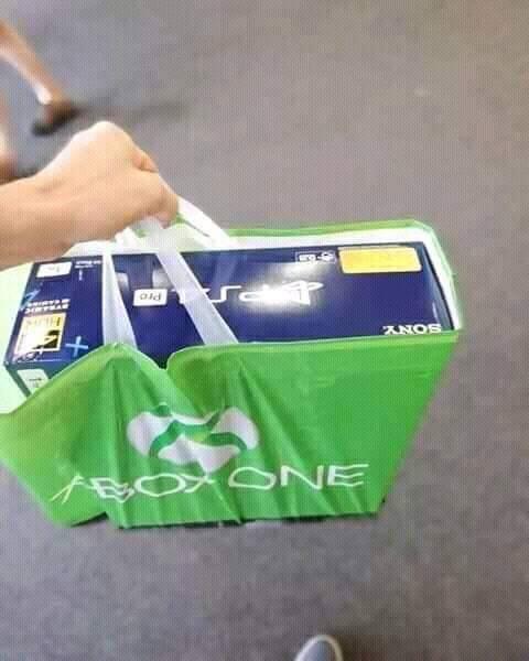 ps4 in xbox bag meme - Old Teox One