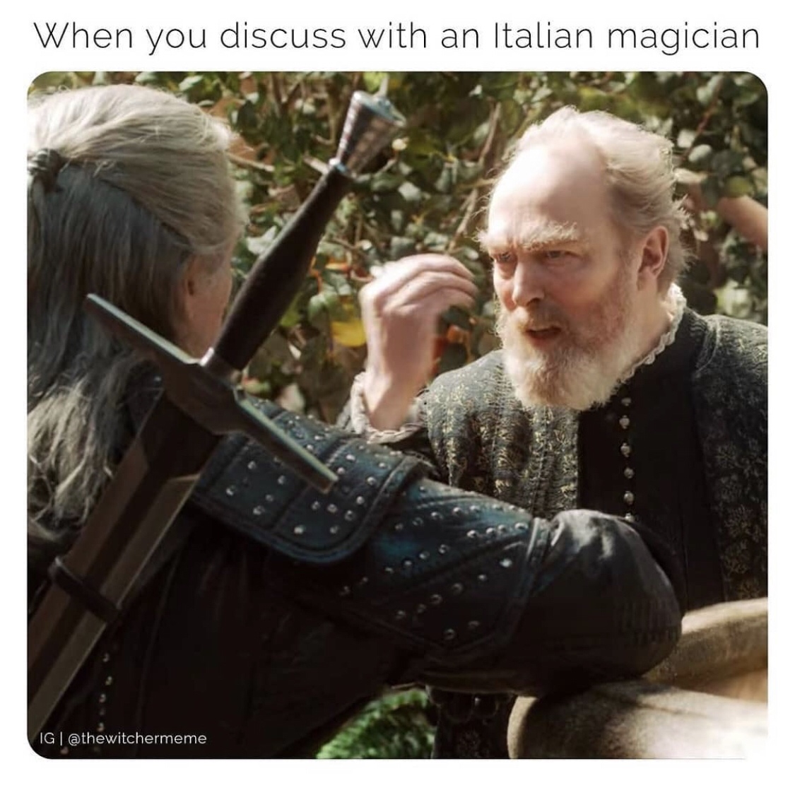 photo caption - When you discuss with an Italian magician Ig
