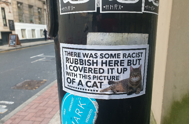 manchester racist graffiti - Rx Inrx There Was Some Racist Rubbish Here But Icovered It Up With This Picture Of A Cat Verkocht Park Venduto