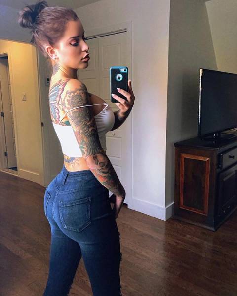 tattoo girl jeans