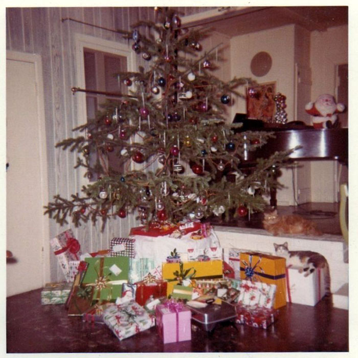 36 Photos Of Christmas Home Decor In The 1950s And 1960s