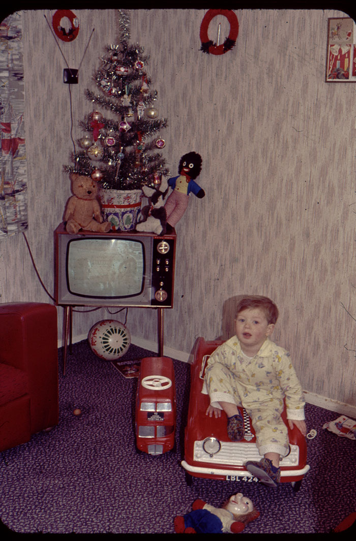 36 Photos Of Christmas Home Decor In The 1950s And 1960s