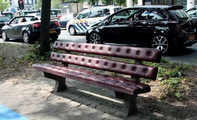 upholstered park bench
