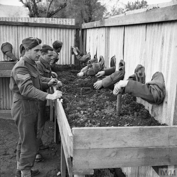British sappers were trained to defuse mines blindly so they could work in the dark, 1943