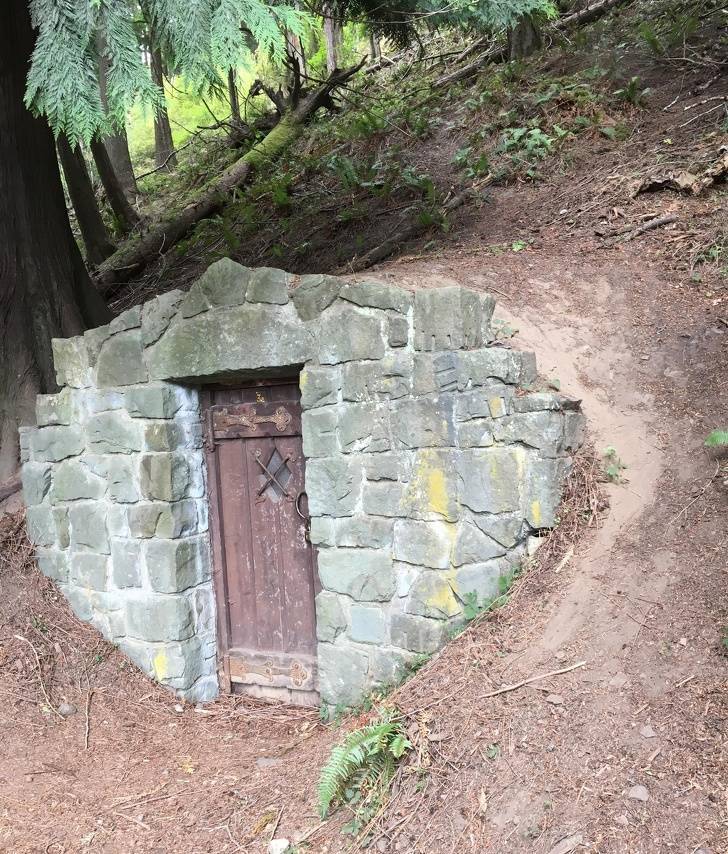 “Found some sort of a door. Any idea what it’s used for?”It’s still unknown what this was used for. Some people think it’s an old lime kiln, others claim it’s a cellar or a bomb shelter.