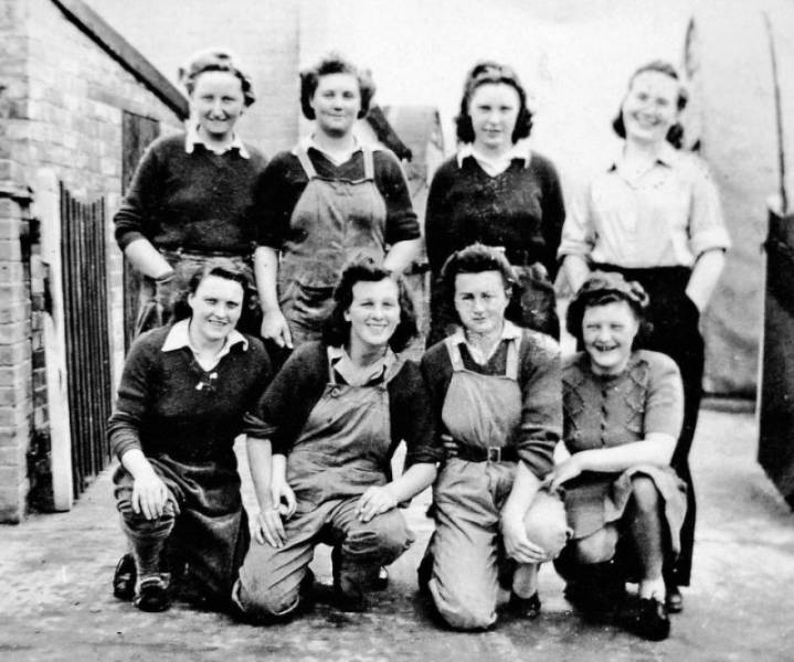 Women Who Worked As Lumberjacks During Wartime