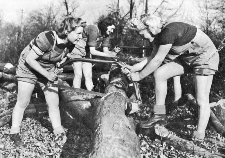 Women Who Worked As Lumberjacks During Wartime