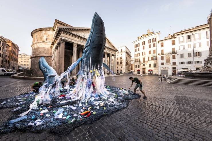 Trashy art exhibits - pantheon