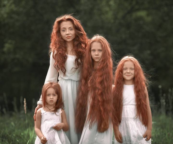 girl red hair sisters