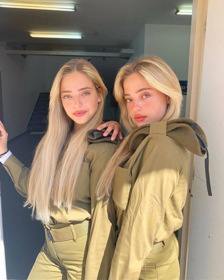 Hot Army Chicks