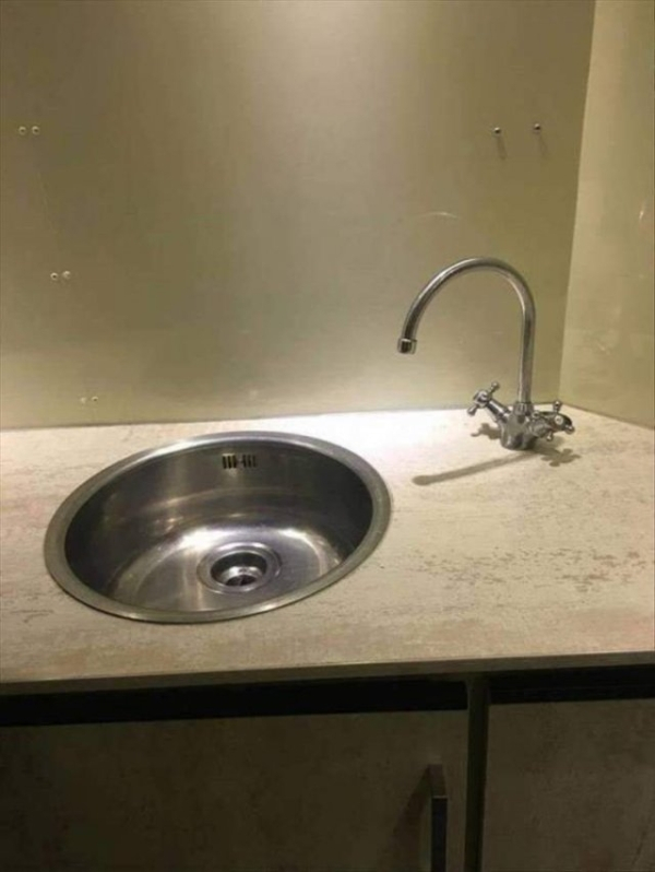 faucet that doesn't reach the sink