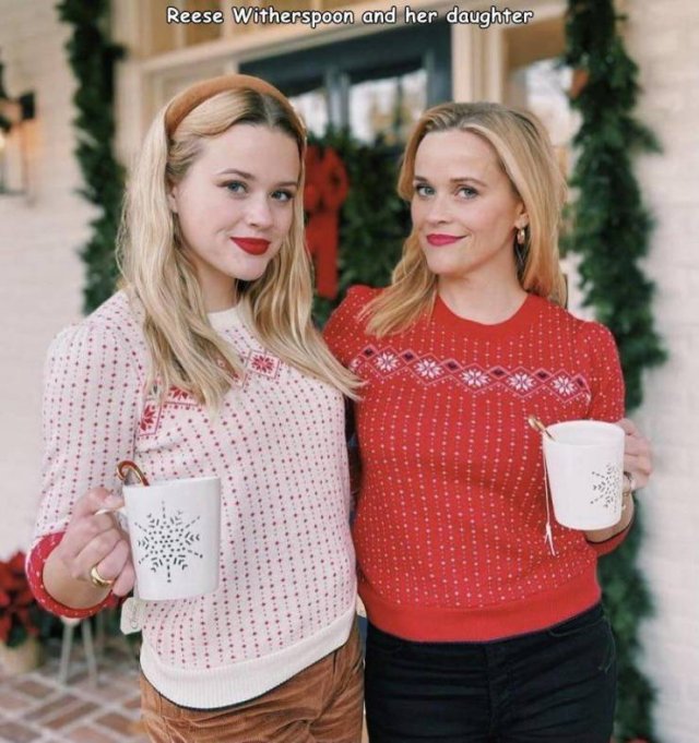 shoulder - Reese Witherspoon and her daughter