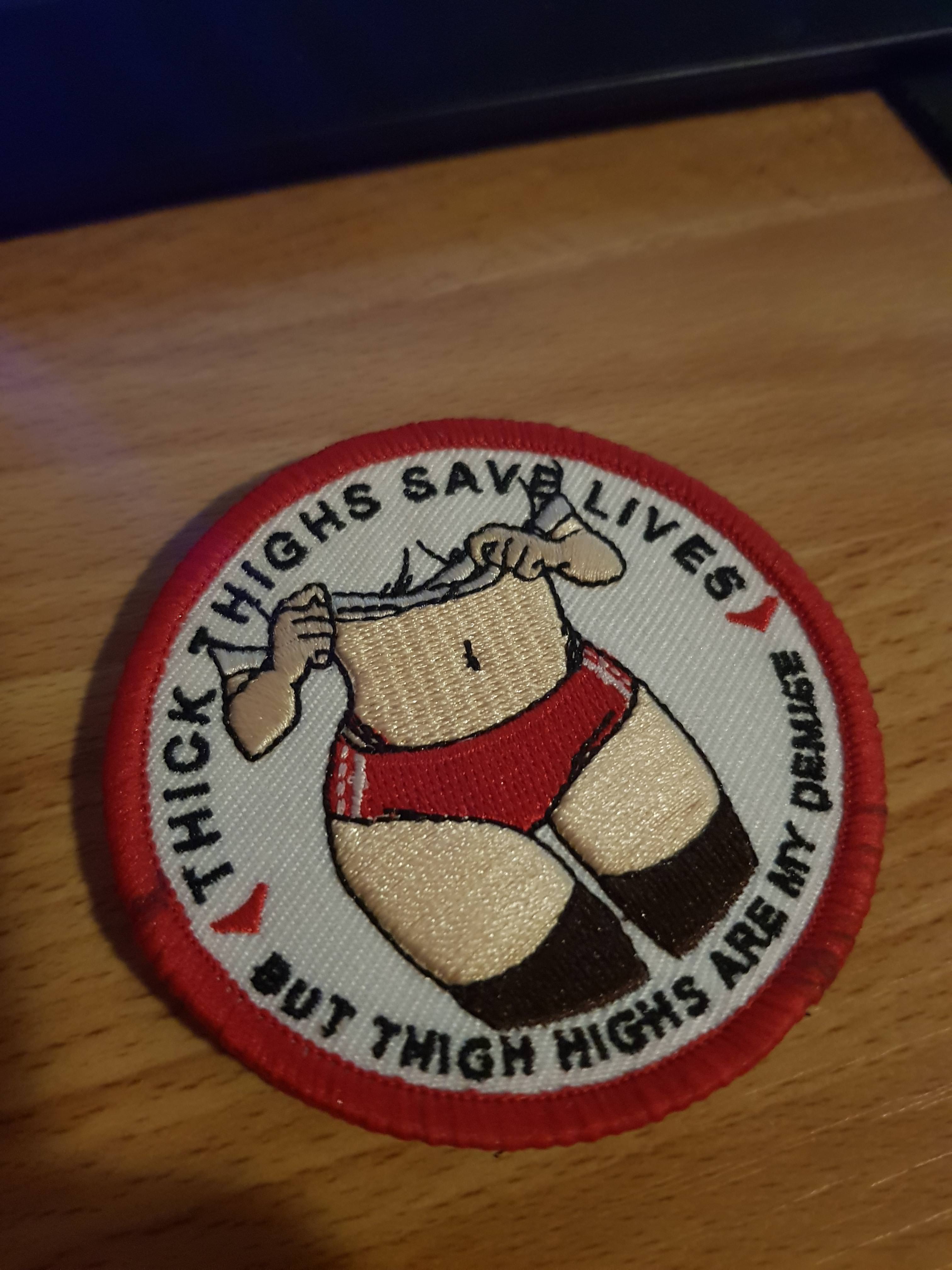 badge - Save Liv Lives Che &A Mick Sty Demise Cot The Highs R2