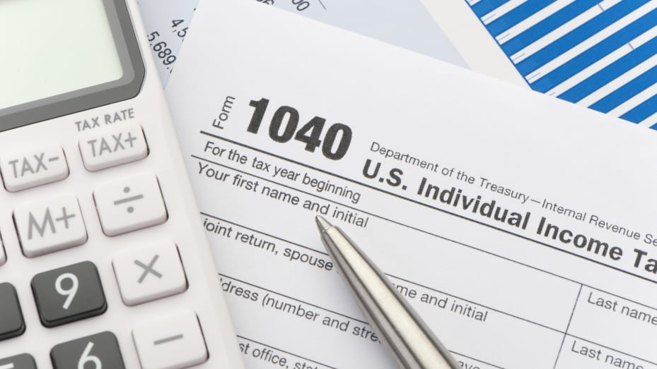 taxes - 09 4,5 5.689. 1040 Tax Rate Department of the Treasury Internal Revenue Se U.S. Individual Income Ta For the tax year beginning Your first name and initial Last name | Tax Tax joint return, spouse M M dress number and stre me and initial 9 an st o