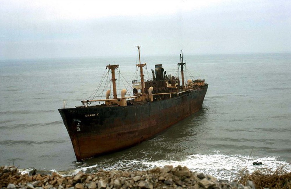 ghost on the shore game