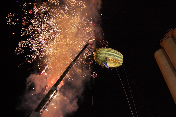 drop watermelon for new year - 42010