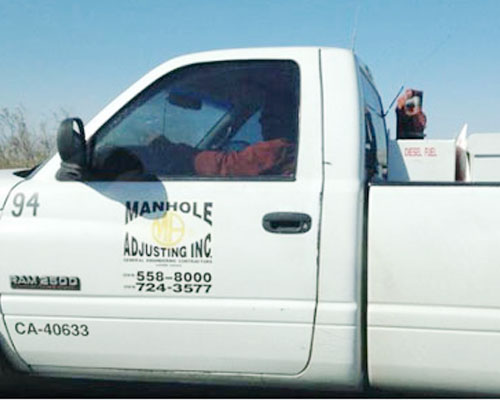 vehicle door - 194 Manhole Adjusting Inc 5588000 2AN . 4243577 Ca40633