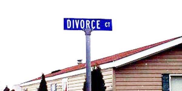 two street sign make name - Divorce Ct