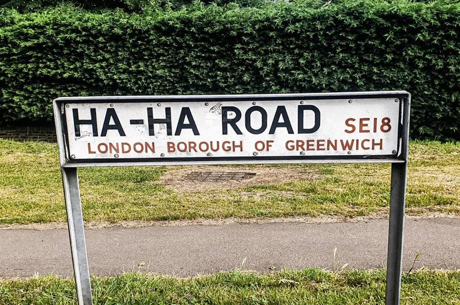 street sign - HaHa Road Seis London Borough Of Greenwich. Or