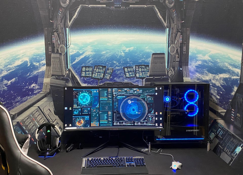 cool gaming room roundup - Out of This World