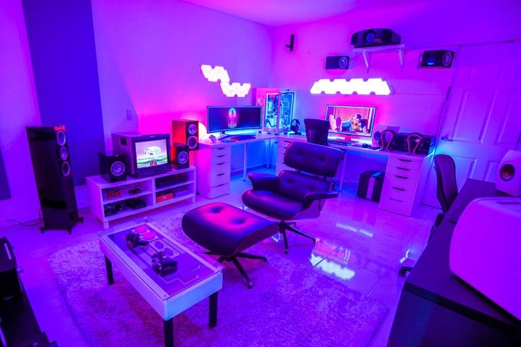 10 Gaming Rooms That Are Cooler Than The Batcave Ftw Gallery EBaum 