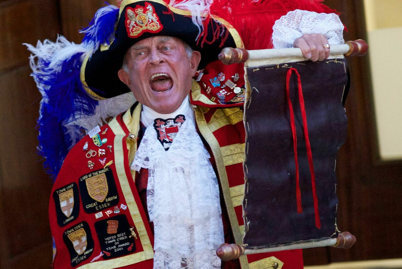 alcohol facts - facts about drinking - town crier - 8 O Lord Of The Manor Town Cree Great Bardow Essex er sas Town Crier Best Vos Crier Of Year Award 2001 A Ben Esses
